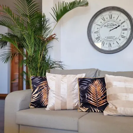 Apartman Glorious By Lovelystay