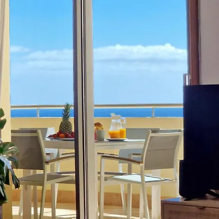 Apartment Glorious By Lovelystay *