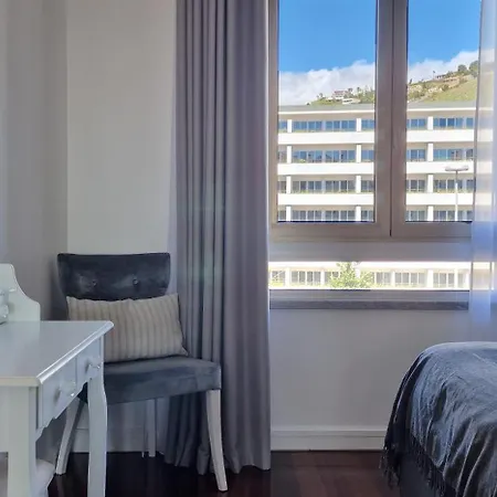 Apartment Glorious By Lovelystay