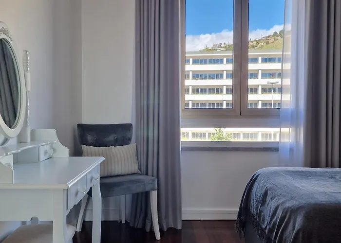 Apartment Glorious By Lovelystay